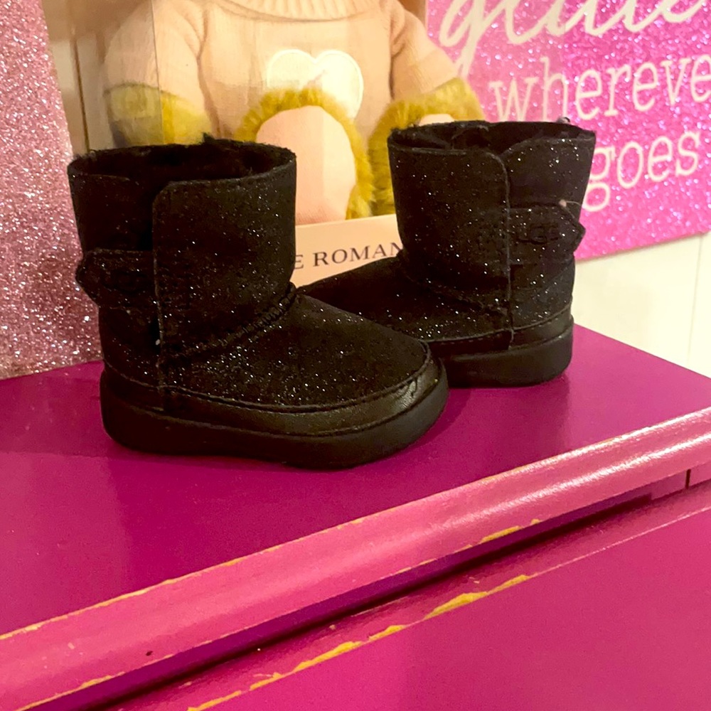 ugg infant boots size 3